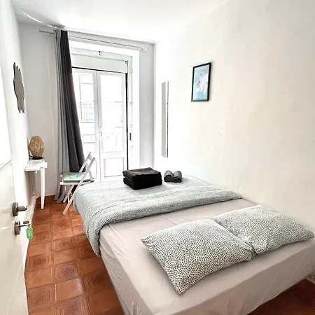 בית הארחה Shared With Bright Private Patio In *