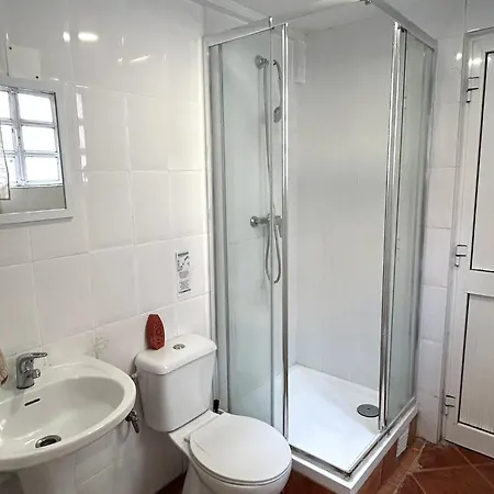 בית הארחה Shared With Bright Private Patio In *