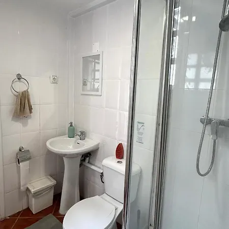 Pensjonat Shared With Bright Private Patio In