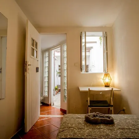 Pensjonat Shared With Bright Private Patio In