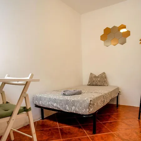 Pensjonat Shared With Bright Private Patio In *