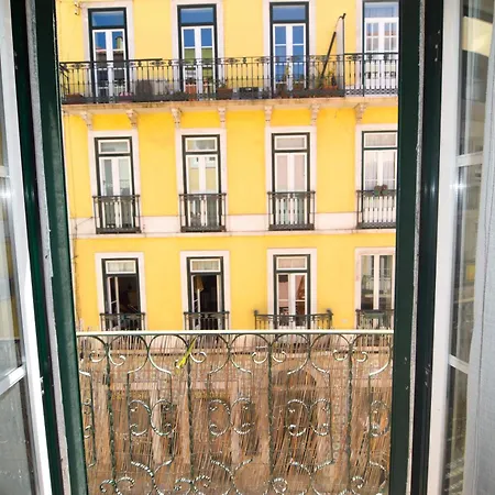 Pensionat Shared With Bright Private Patio In