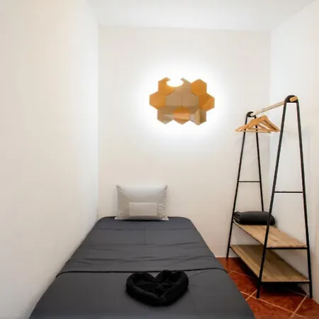 Shared With Bright Private Patio In Affittacamere *
