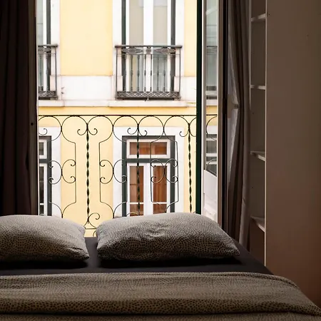 Shared With Bright Private Patio In *